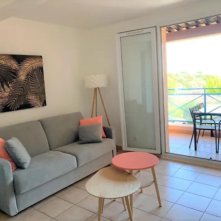 Golf Apartment *
